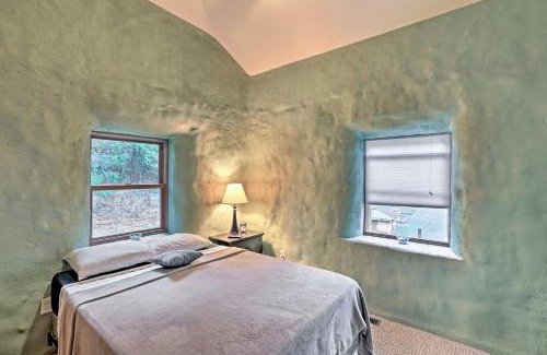 Carbondale House | Peaceful Custom Carbondale Home with Deck, Near SIU!
