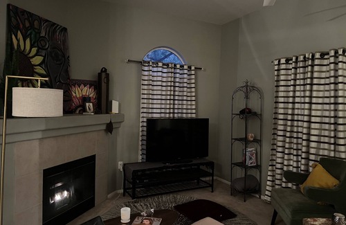 MacDonald Ranch Apartment | Peaceful Desert apartment (pet-friendly)