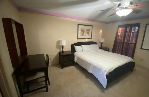 Cordova House | Peaceful & Elegant Sleeps 16 with Pool Near Mall