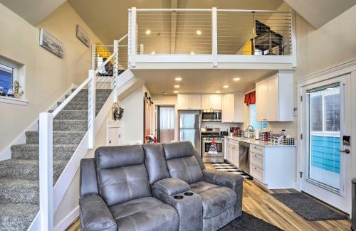 Yachats Apartment | Peaceful Fall Escape Oregon Home with Ocean View