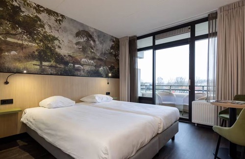 Winterswijk Hotel | Peaceful Garden Hideaway with Indoor Pool, Game Room, and Free Guest Parking