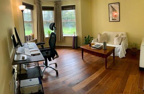 Ealing Common Apartment | Peaceful Garden View Apt. close to Central London