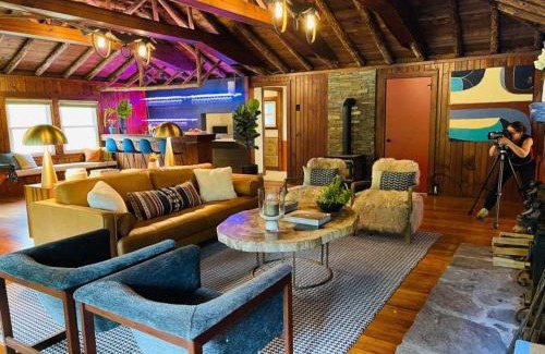 Northborough Villa | Peaceful Getaway Cottage on grounds of historic mid-century gem