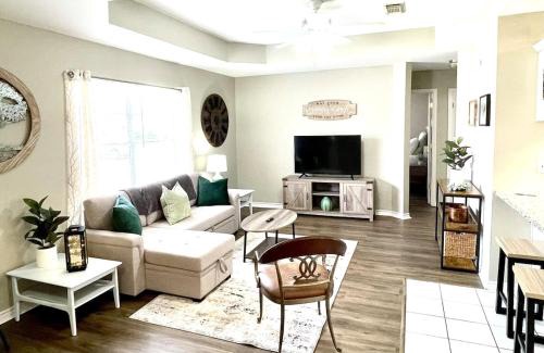 Nederland House | Peaceful Haven 2BR 1BA in Quiet Neighborhood