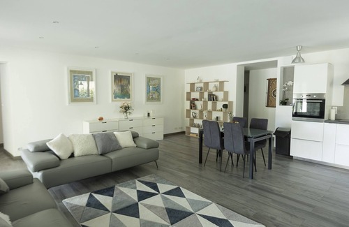 Sausset-les-Pins House | Peaceful haven with jacuzzi 500 metres from the sea