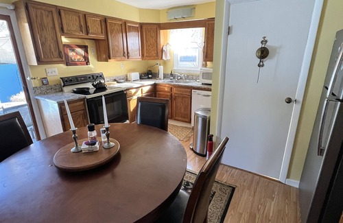 Lambertville House | Peaceful home on the NJ Delaware canal tow path, blocks away to town.