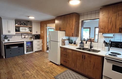 Unorganized Centre Parry Sound Cottage | Peaceful Lakefront Cottage on Harris Lake