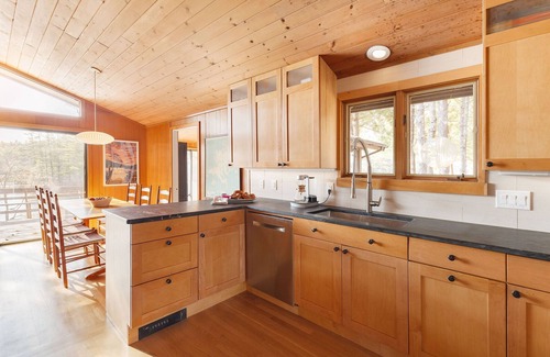 Sandwich House | Peaceful Lakefront Home