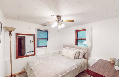 Branch House | Peaceful lakehouse retreat with deck & grill - dog friendly