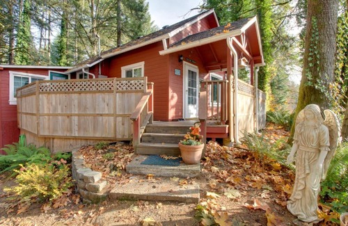 Walterville House | Peaceful McKenzie River Retreat Fish, Hike, and Ski