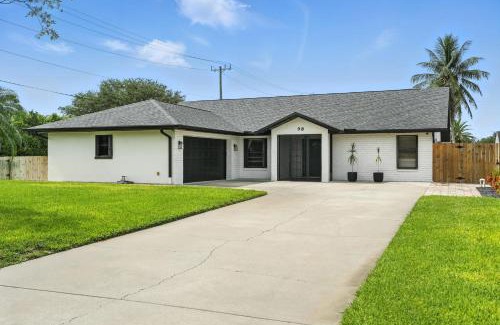 Willoughby Acres House | Peaceful Naples Retreat Pool and Spa Haven