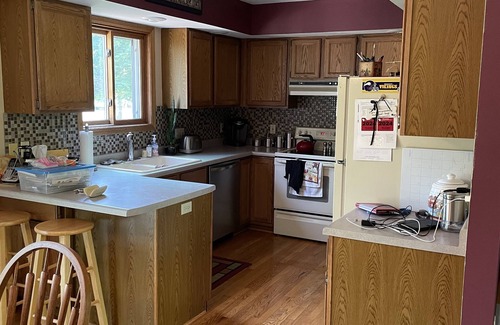 Butte Des Morts House | Peaceful Neighborhood 5 Miles from EEA Grounds