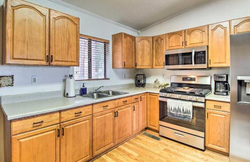 Eagar House | Peaceful Nutrioso Cabin Retreat with Mountain Views!