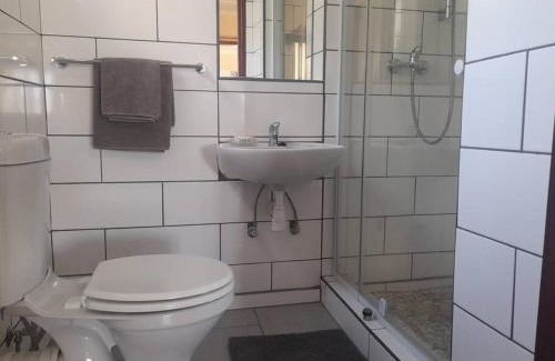 Windhoek West Apartment | Peaceful Oasis near City Centre