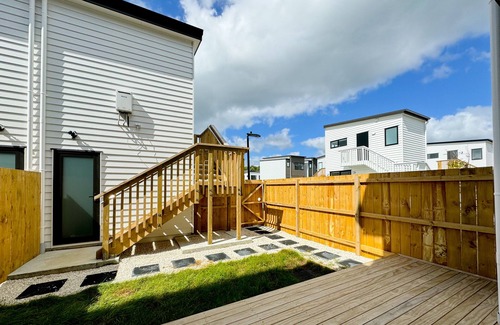 Papakura House | Peaceful One Bedroom with Garage in Takanini