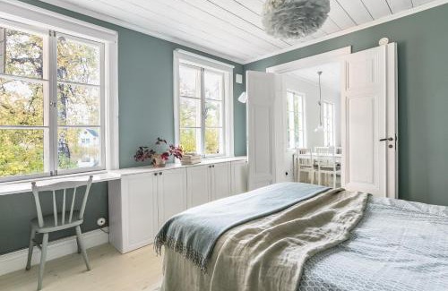 Hasthagen House | Peaceful, Picturesque Lake & Forest Retreat