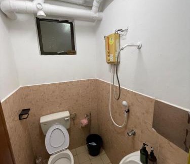 Bukit Baru Apartment | Peaceful Pines 4 ROOMS FULL AC & NETFLIX by EZYROOM MELAKA