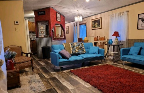 Bentley House | PEACEFUL PINES A Place to relax and get away from Life's Hustle and bustle