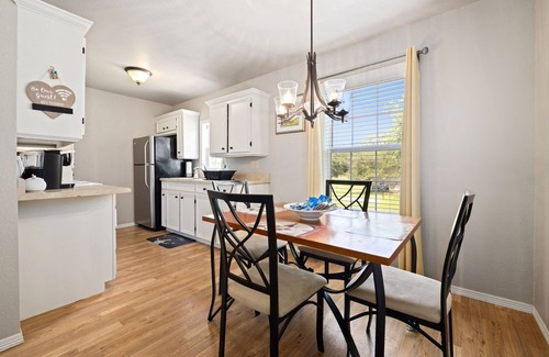 Fayetteville Apartment | Peaceful & Quiet In Country Setting Only 10 Miles From The Hustle And Bustle Fun