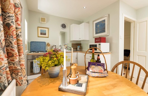 Alexandria Cottage | Peaceful relaxing cottages for 6 in stunning Loch Lomond setting - unique site.