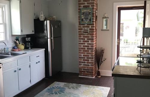 Urbanna House | Peaceful-Relaxing-Charming 1914 home-quaint town- fish-boat-bike-New listing
