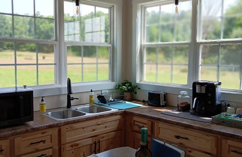 Bronston House | Peaceful rental near Conley Bottom & Burnside