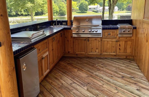 West Olive House | Peaceful Retreat 4 acres 8 BR 3.5 baths 4500 sq. ft. 10% off last min. bookings.