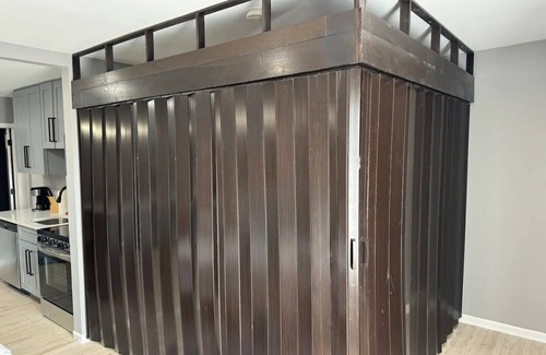 Franklin Park Apartment | Peaceful Retreat: 10Mins to Airport, Free Parking