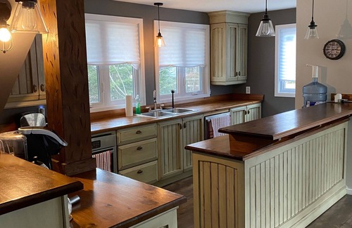 Amherst Cottage | Peaceful riverfront cottage
