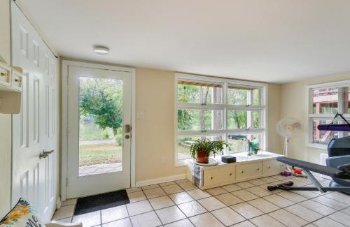 Berryville Apartment | Peaceful Riverfront Retreat with Yoga and Art Studio!