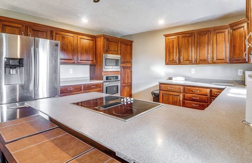 Russell Springs House | Peaceful Russell Springs Home w/Fire Pit & Pond!
