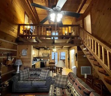 Tellico Plains House | Peaceful Tellico View Home with Private Hot Tub