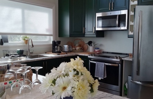 Frontenac Cottage | Peaceful Waterfront Cottage with Sand Beach