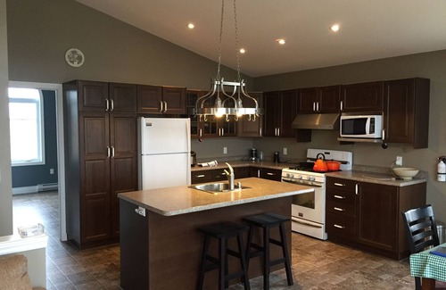 Wolfe Island House | Peaceful Waterfront Retreat