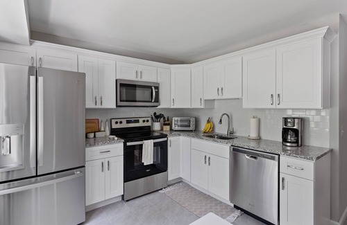Richmond House | Peaceful Wooded Retreat Near Beaches, Trails & More!