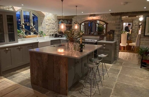 East Pennard House | Peacock Barn - Country charm and luxury