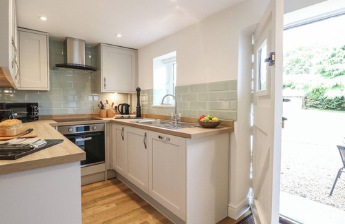 Swaffham Cottage | PEAR TREE COTTAGE, pet friendly, with a garden in Swaffham