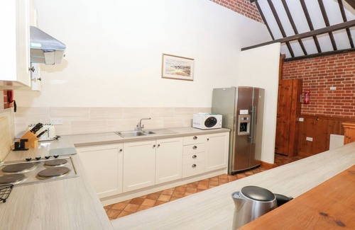 Foxley House | PEAR TREE, family friendly, with a garden in Wood Norton