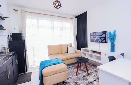Riruta Apartment | Pearl Luxury Studio with Pool, Free Parking and Netflixnn