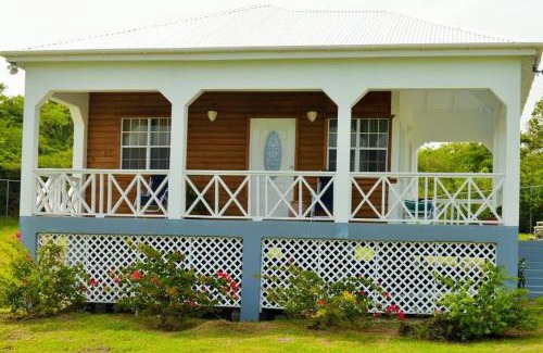 Mamora Bay House | Pearl's Hilltop Cottage
