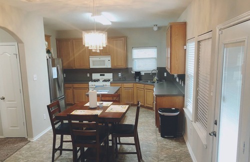 Pearland House | Pearland 4beds house close to the park and trail
