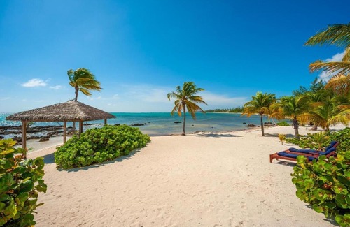 Bodden Town House | Pease Bay House by Grand Cayman Villas & Condos