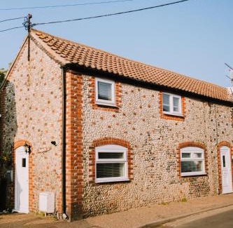 Caister-on-Sea House | Pebbles Cottage