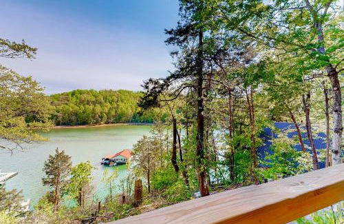 Flat Hollow Marina House | Peck's Perch