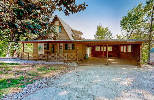 Flat Hollow Marina House | Peck's Perch