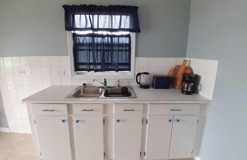 Cartwright Cottage | Pedrini Cottages - Newly renovated with AC and WiFi in beautiful Long Island.