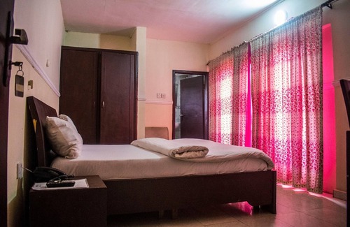 Ofin Hotel | Peerage Retreat and Resort