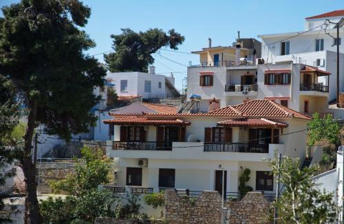 Votsi Apartment | Pefka Apartments