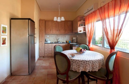 Kineta House | PEGGY'S VILLA 50 SQM