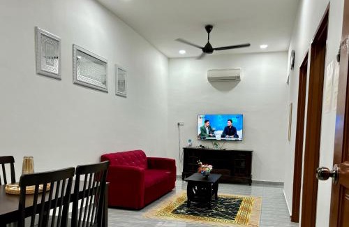 Serom House | Pelangi Highway Homestay Kuning,A4